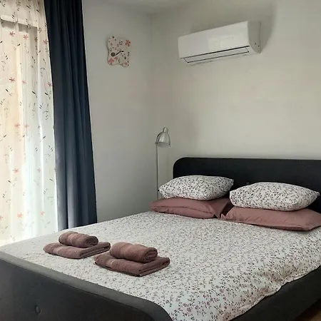 7even Ground Floor Apartman