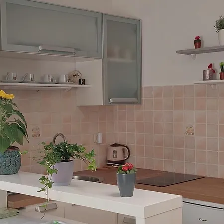 7even Ground Floor Πούλα