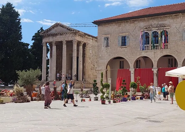 7even Ground Floor Πούλα