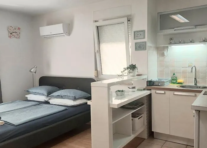 7even Ground Floor * Πούλα